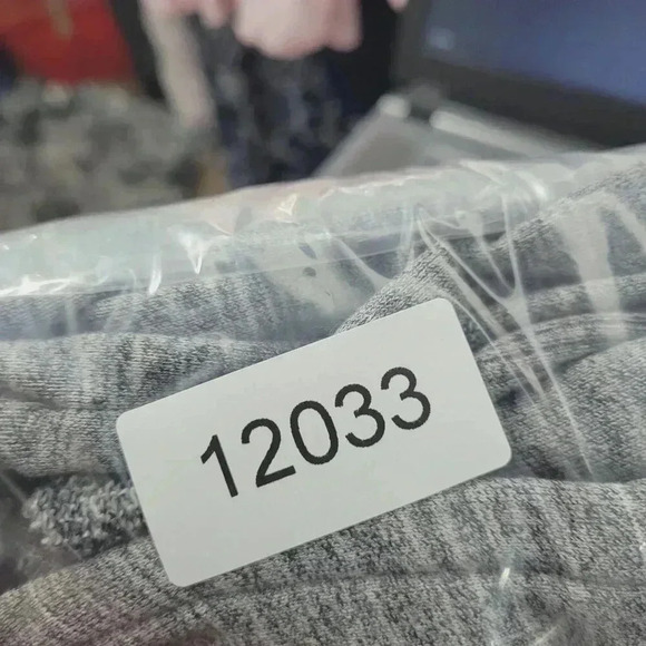 Wilfred Free Aritzia Gray Hooded Zip-Up Sweatshirt L Cotton & Modal Blend 4PT - Picture 7 of 7